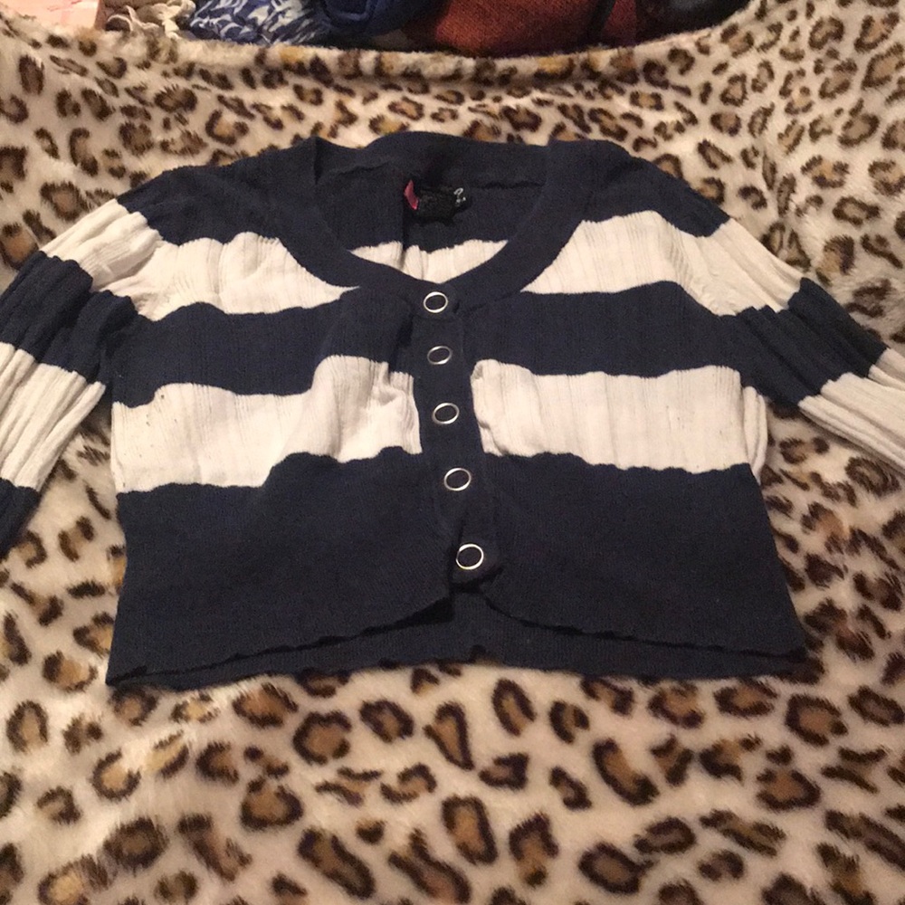 Crop top sweater